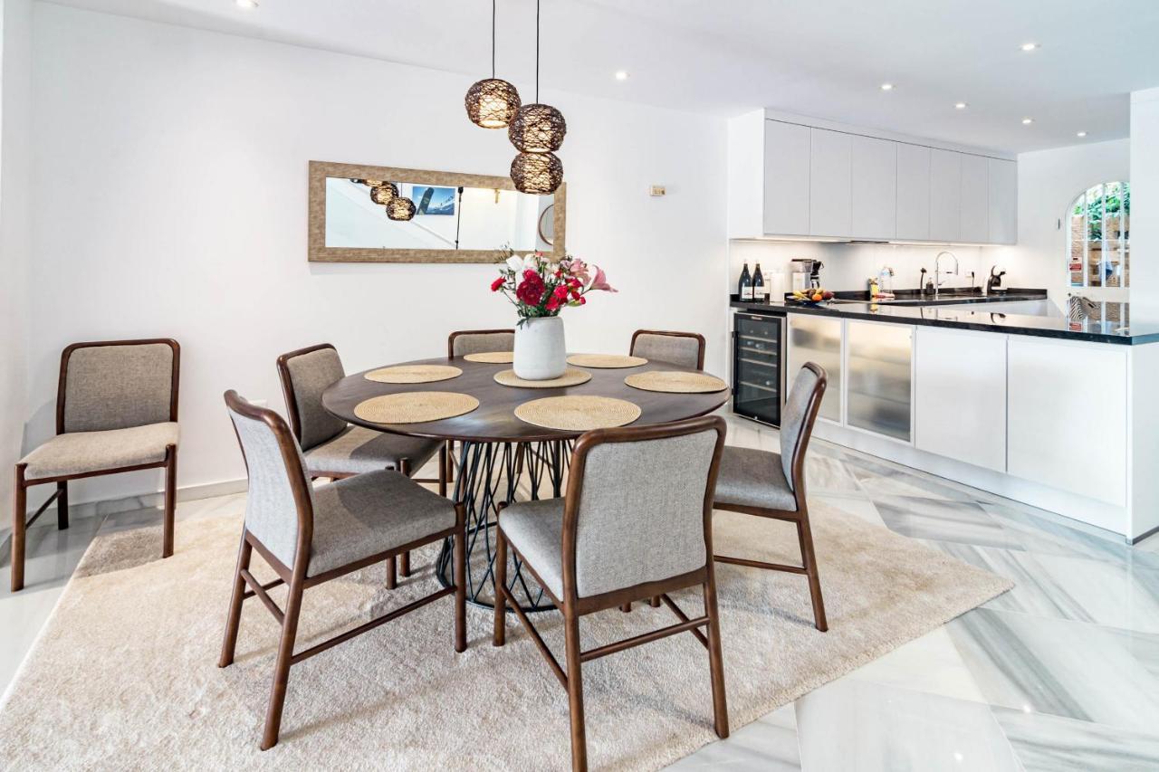 Tropical Palmy 3 Bedroom Townhouse In Nueva Andalucia Close To Puerto Banus マルベーリャ エクステリア 写真